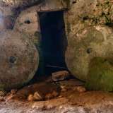  In alcuni locali sono ancora presenti le massicce le macine in pietra utilizzate durante le attivit� agricole...